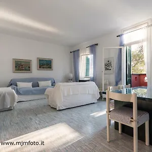 Outstanding Sea Landscape Apartment